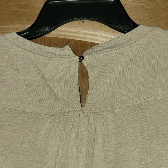 Boutique sequined tank. Never worn! - Picture 4 of 4